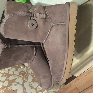 Ugg Boots Bailey Button